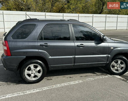 Серый Киа Sportage, объемом двигателя 2 л и пробегом 250 тыс. км за 7500 $, фото 7 на Automoto.ua