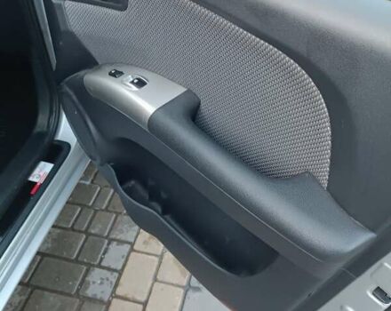 Сірий Кіа Sportage, об'ємом двигуна 1.99 л та пробігом 258 тис. км за 8500 $, фото 7 на Automoto.ua