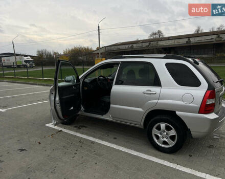 Серый Киа Sportage, объемом двигателя 1.99 л и пробегом 230 тыс. км за 8000 $, фото 31 на Automoto.ua