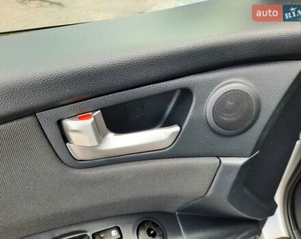 Серый Киа Sportage, объемом двигателя 2 л и пробегом 186 тыс. км за 9100 $, фото 42 на Automoto.ua