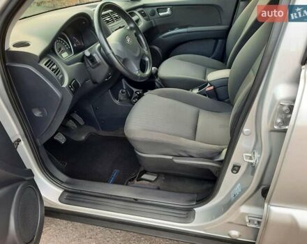Серый Киа Sportage, объемом двигателя 2 л и пробегом 186 тыс. км за 9100 $, фото 43 на Automoto.ua