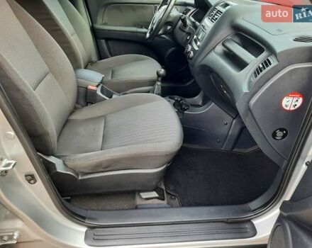 Серый Киа Sportage, объемом двигателя 2 л и пробегом 186 тыс. км за 9100 $, фото 125 на Automoto.ua
