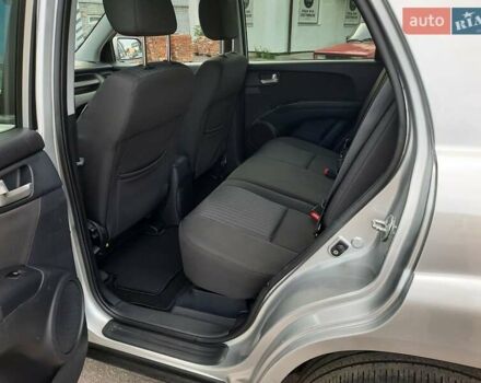 Серый Киа Sportage, объемом двигателя 2 л и пробегом 186 тыс. км за 9100 $, фото 75 на Automoto.ua