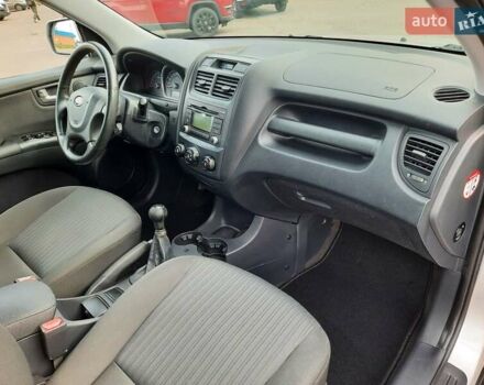 Серый Киа Sportage, объемом двигателя 2 л и пробегом 186 тыс. км за 9100 $, фото 130 на Automoto.ua