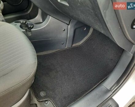 Серый Киа Sportage, объемом двигателя 2 л и пробегом 186 тыс. км за 9100 $, фото 126 на Automoto.ua