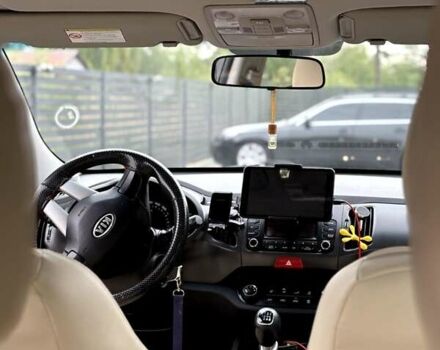 Серый Киа Sportage, объемом двигателя 2 л и пробегом 153 тыс. км за 12000 $, фото 5 на Automoto.ua