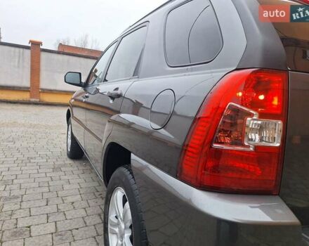 Серый Киа Sportage, объемом двигателя 2 л и пробегом 162 тыс. км за 8350 $, фото 6 на Automoto.ua