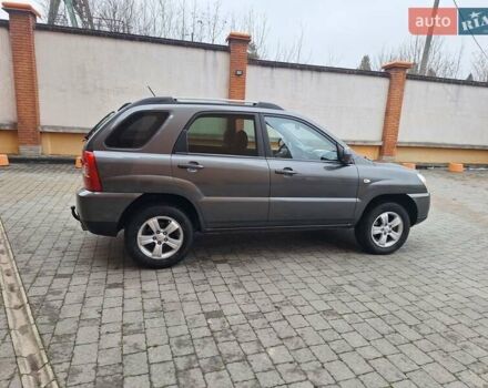 Серый Киа Sportage, объемом двигателя 2 л и пробегом 162 тыс. км за 8350 $, фото 9 на Automoto.ua