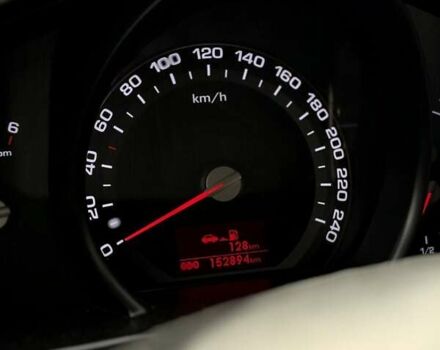 Серый Киа Sportage, объемом двигателя 2 л и пробегом 153 тыс. км за 12000 $, фото 2 на Automoto.ua