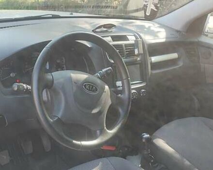 Сірий Кіа Sportage, об'ємом двигуна 1.98 л та пробігом 163 тис. км за 9400 $, фото 4 на Automoto.ua