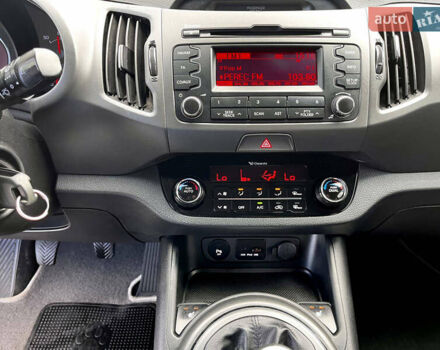 Сірий Кіа Sportage, об'ємом двигуна 2 л та пробігом 232 тис. км за 11400 $, фото 25 на Automoto.ua