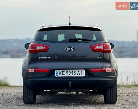 Серый Киа Sportage, объемом двигателя 2 л и пробегом 235 тыс. км за 12500 $, фото 4 на Automoto.ua