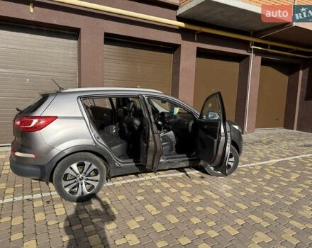 Сірий Кіа Sportage, об'ємом двигуна 2 л та пробігом 160 тис. км за 12300 $, фото 10 на Automoto.ua