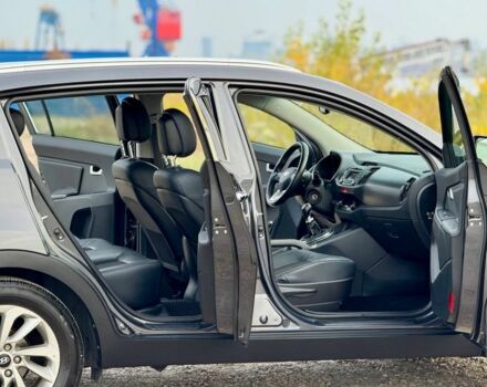 Серый Киа Sportage, объемом двигателя 2 л и пробегом 230 тыс. км за 12500 $, фото 7 на Automoto.ua