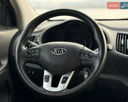 Серый Киа Sportage, объемом двигателя 2 л и пробегом 235 тыс. км за 12500 $, фото 13 на Automoto.ua
