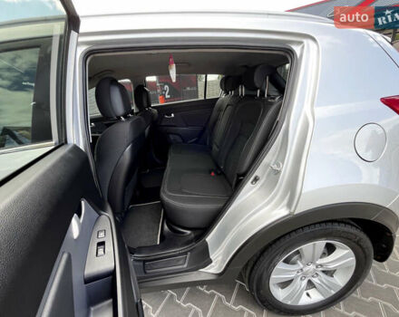 Сірий Кіа Sportage, об'ємом двигуна 2 л та пробігом 232 тис. км за 11400 $, фото 28 на Automoto.ua