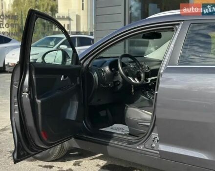 Серый Киа Sportage, объемом двигателя 2 л и пробегом 240 тыс. км за 13500 $, фото 1 на Automoto.ua