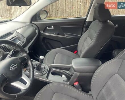 Серый Киа Sportage, объемом двигателя 2 л и пробегом 77 тыс. км за 12500 $, фото 9 на Automoto.ua