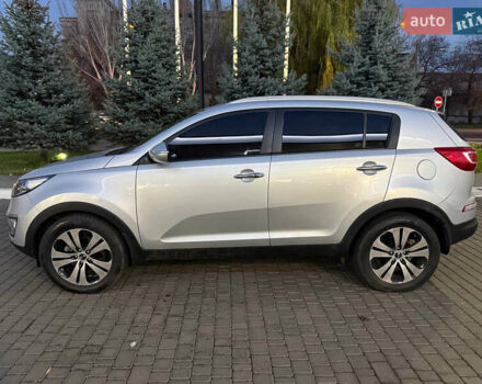 Серый Киа Sportage, объемом двигателя 2 л и пробегом 177 тыс. км за 13000 $, фото 2 на Automoto.ua