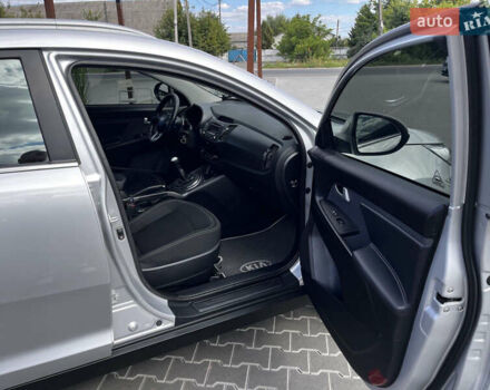 Сірий Кіа Sportage, об'ємом двигуна 2 л та пробігом 232 тис. км за 11400 $, фото 33 на Automoto.ua