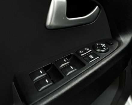 Сірий Кіа Sportage, об'ємом двигуна 2 л та пробігом 178 тис. км за 10500 $, фото 12 на Automoto.ua