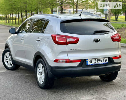 Сірий Кіа Sportage, об'ємом двигуна 2 л та пробігом 180 тис. км за 12800 $, фото 3 на Automoto.ua