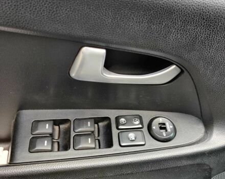 Серый Киа Sportage, объемом двигателя 2 л и пробегом 170 тыс. км за 11500 $, фото 9 на Automoto.ua