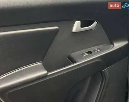 Серый Киа Sportage, объемом двигателя 2 л и пробегом 222 тыс. км за 14300 $, фото 14 на Automoto.ua