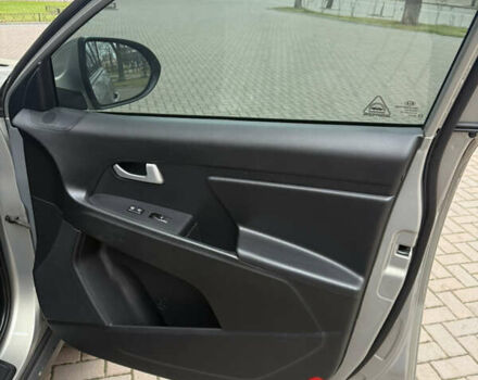 Серый Киа Sportage, объемом двигателя 2 л и пробегом 152 тыс. км за 13350 $, фото 8 на Automoto.ua