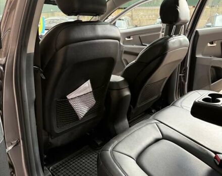 Сірий Кіа Sportage, об'ємом двигуна 2 л та пробігом 160 тис. км за 12300 $, фото 5 на Automoto.ua