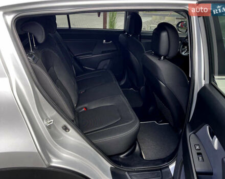 Сірий Кіа Sportage, об'ємом двигуна 2 л та пробігом 232 тис. км за 11400 $, фото 30 на Automoto.ua