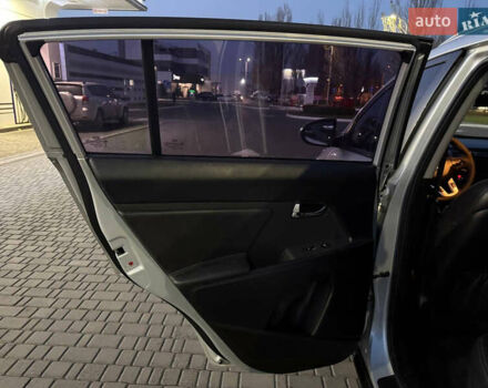 Серый Киа Sportage, объемом двигателя 2 л и пробегом 177 тыс. км за 13000 $, фото 19 на Automoto.ua