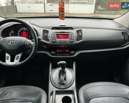 Сірий Кіа Sportage, об'ємом двигуна 2 л та пробігом 135 тис. км за 12499 $, фото 19 на Automoto.ua