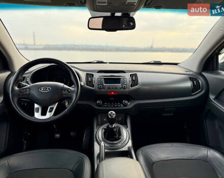 Серый Киа Sportage, объемом двигателя 2 л и пробегом 235 тыс. км за 12500 $, фото 12 на Automoto.ua