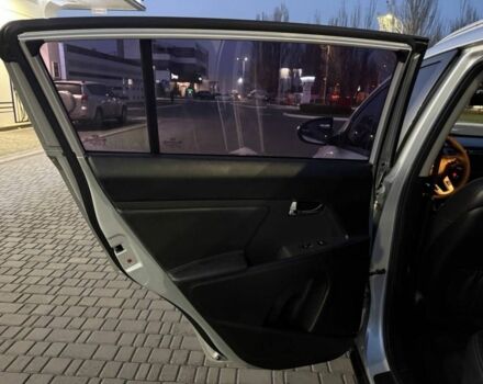 Серый Киа Sportage, объемом двигателя 2 л и пробегом 177 тыс. км за 13000 $, фото 13 на Automoto.ua