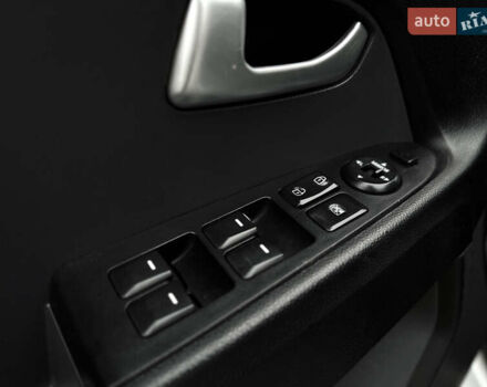 Серый Киа Sportage, объемом двигателя 2 л и пробегом 180 тыс. км за 10300 $, фото 12 на Automoto.ua