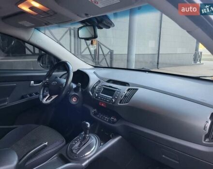 Сірий Кіа Sportage, об'ємом двигуна 2 л та пробігом 177 тис. км за 12000 $, фото 10 на Automoto.ua