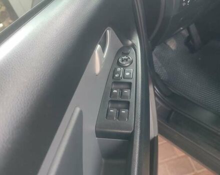 Серый Киа Sportage, объемом двигателя 2 л и пробегом 214 тыс. км за 12000 $, фото 2 на Automoto.ua