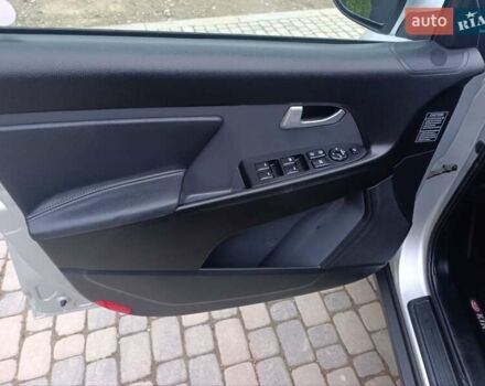 Серый Киа Sportage, объемом двигателя 2 л и пробегом 193 тыс. км за 14858 $, фото 20 на Automoto.ua