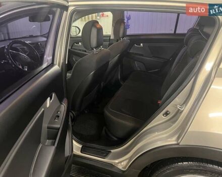 Серый Киа Sportage, объемом двигателя 2 л и пробегом 191 тыс. км за 10000 $, фото 3 на Automoto.ua