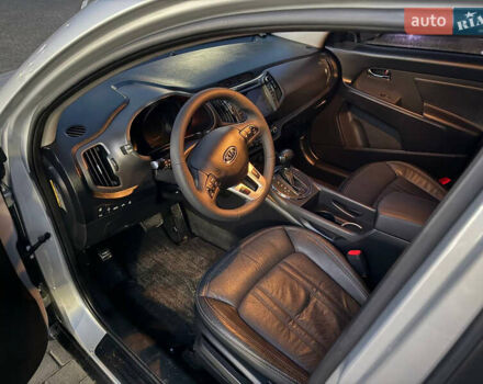 Серый Киа Sportage, объемом двигателя 2 л и пробегом 177 тыс. км за 13000 $, фото 16 на Automoto.ua