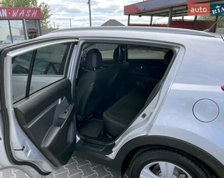 Сірий Кіа Sportage, об'ємом двигуна 2 л та пробігом 232 тис. км за 11400 $, фото 27 на Automoto.ua
