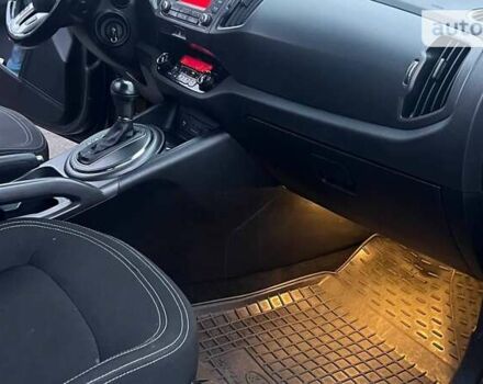 Серый Киа Sportage, объемом двигателя 2 л и пробегом 185 тыс. км за 12900 $, фото 4 на Automoto.ua