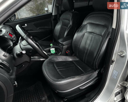 Серый Киа Sportage, объемом двигателя 2 л и пробегом 180 тыс. км за 10300 $, фото 13 на Automoto.ua
