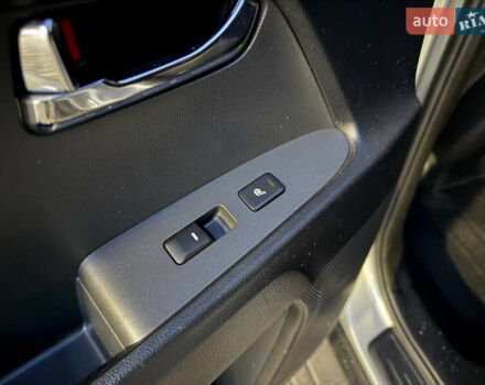 Серый Киа Sportage, объемом двигателя 2 л и пробегом 177 тыс. км за 13000 $, фото 21 на Automoto.ua