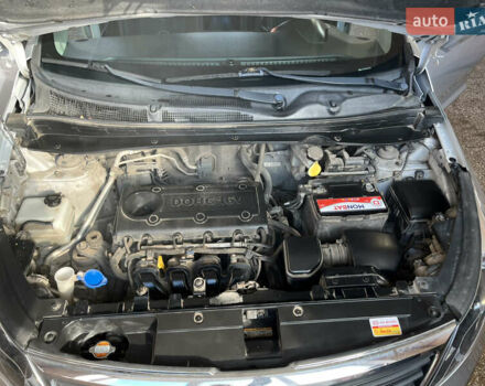 Сірий Кіа Sportage, об'ємом двигуна 2 л та пробігом 145 тис. км за 12800 $, фото 5 на Automoto.ua