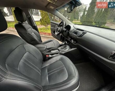 Сірий Кіа Sportage, об'ємом двигуна 2 л та пробігом 159 тис. км за 13499 $, фото 27 на Automoto.ua