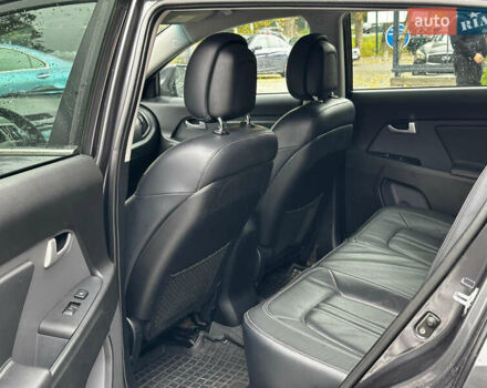Серый Киа Sportage, объемом двигателя 2 л и пробегом 208 тыс. км за 12400 $, фото 17 на Automoto.ua