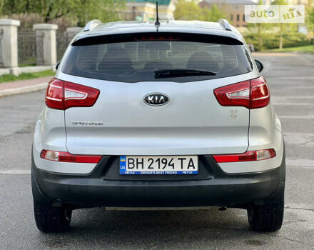 Сірий Кіа Sportage, об'ємом двигуна 2 л та пробігом 180 тис. км за 12800 $, фото 4 на Automoto.ua