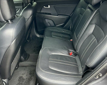 Сірий Кіа Sportage, об'ємом двигуна 2 л та пробігом 135 тис. км за 12499 $, фото 29 на Automoto.ua